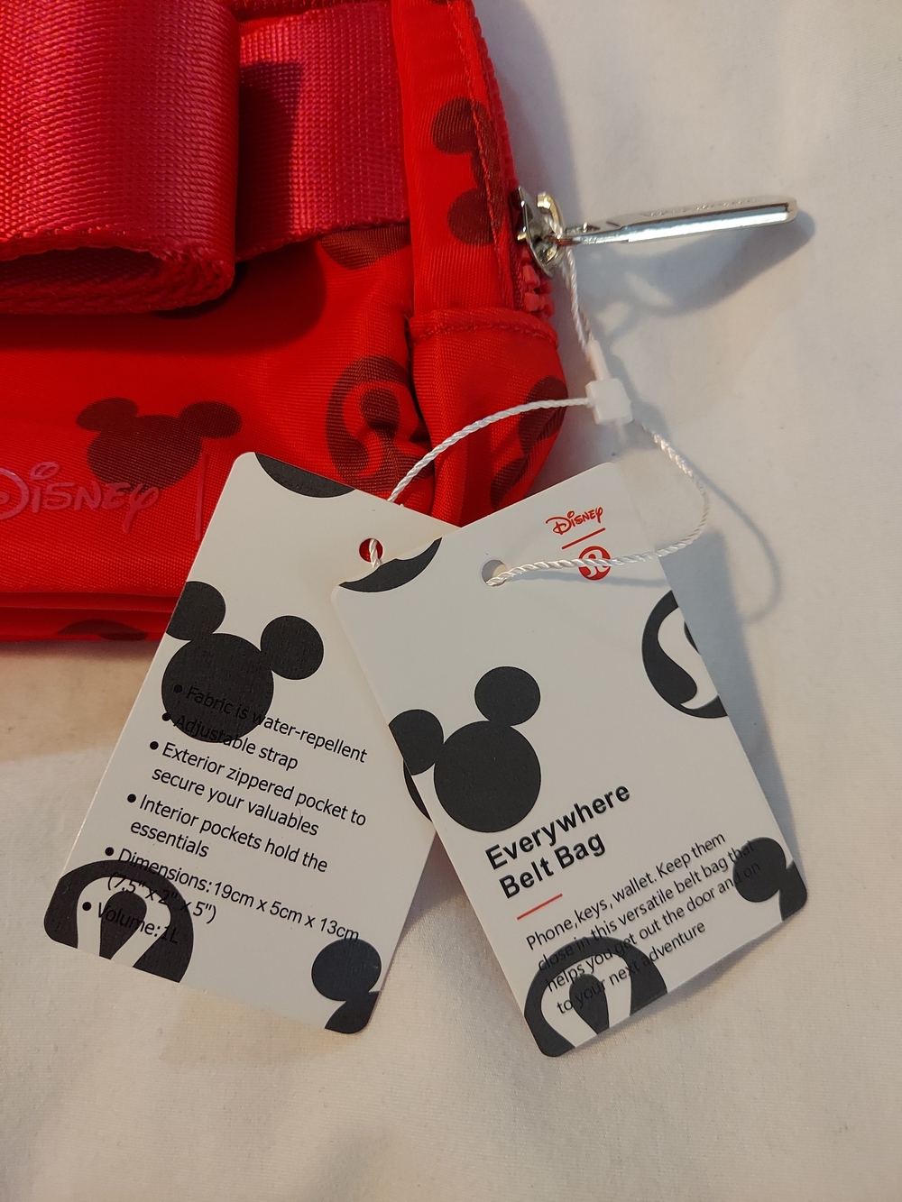 Disney x Lululemon Everywhere Belt Bag 1L - Mickey & Logo Print - Picture 4 of 11